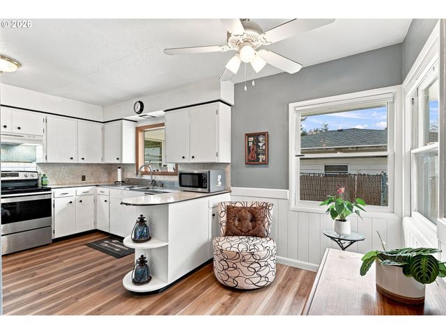 923 Ne 155TH Ave, Portland, OR 97230