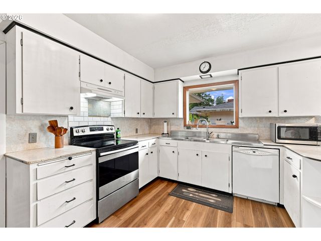 923 Ne 155TH Ave, Portland, OR 97230