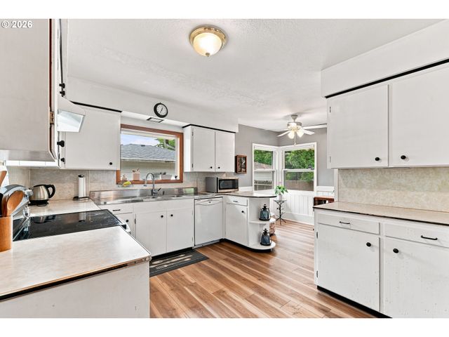 923 Ne 155TH Ave, Portland, OR 97230