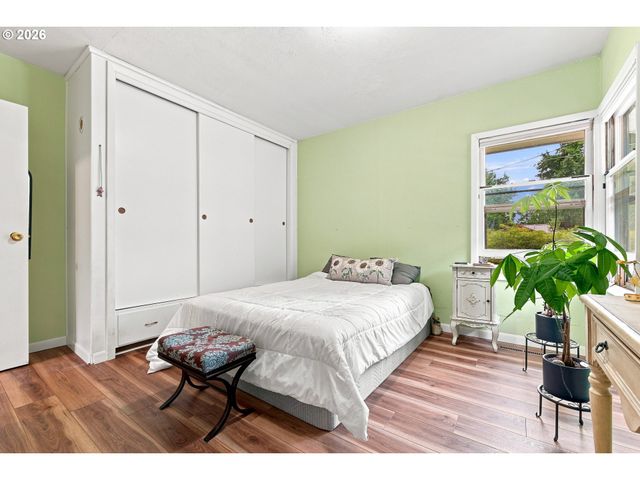 923 Ne 155TH Ave, Portland, OR 97230