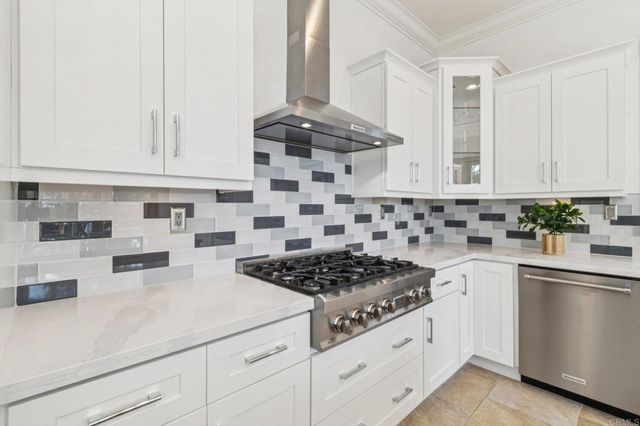 5457 White Oak Lane, San Diego, CA 92130