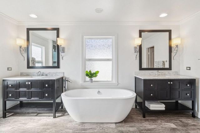 5457 White Oak Lane, San Diego, CA 92130