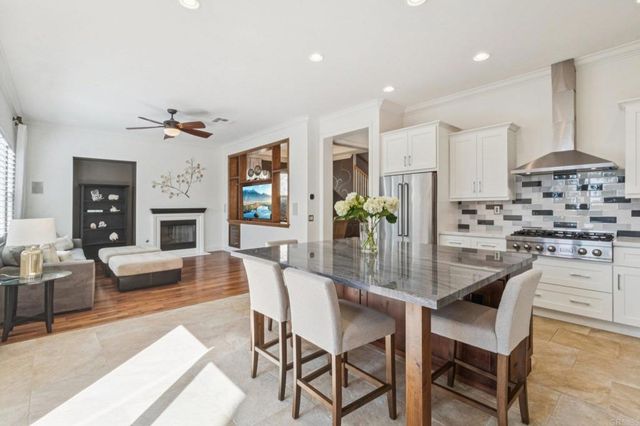 5457 White Oak Lane, San Diego, CA 92130