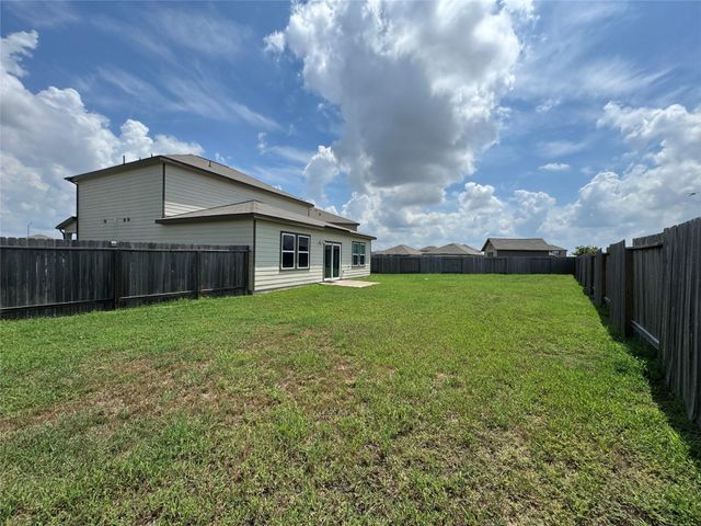 1013 Pitch Pine Court, Brookshire, TX 77423