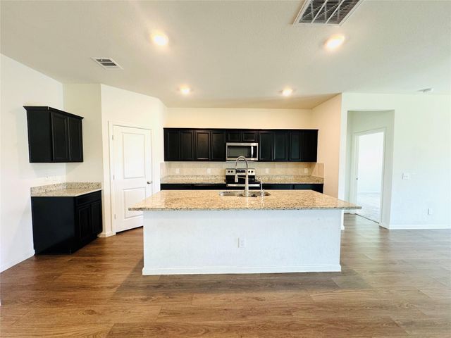 1013 Pitch Pine Court, Brookshire, TX 77423