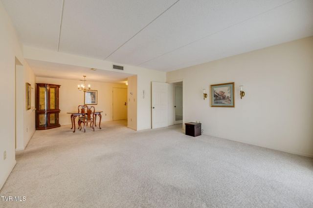 1985 Fort Henry Drive Apt 4a, Kingsport, TN 37664