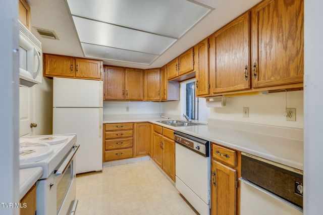 1985 Fort Henry Drive Apt 4a, Kingsport, TN 37664