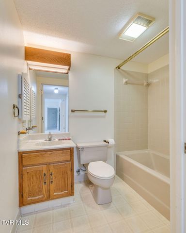 1985 Fort Henry Drive Apt 4a, Kingsport, TN 37664