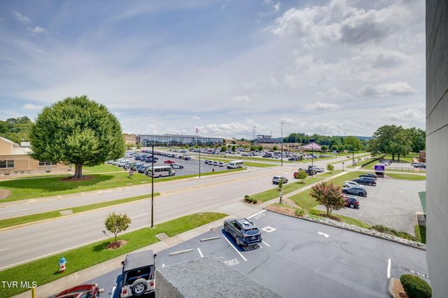 1985 Fort Henry Drive Apt 4a, Kingsport, TN 37664