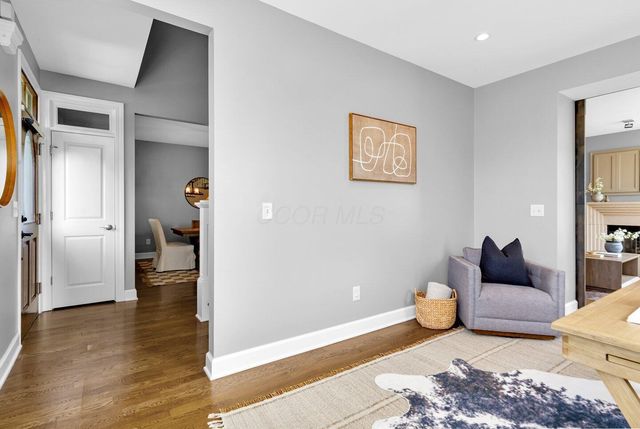 5818 Crescent Court, Worthington, OH 43085