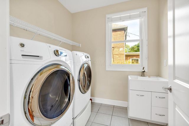 5818 Crescent Court, Worthington, OH 43085