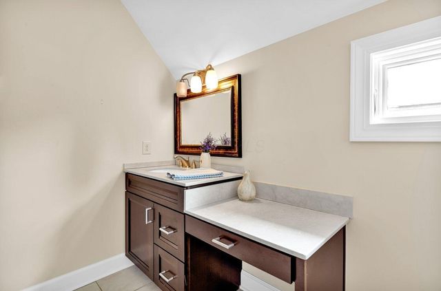 5818 Crescent Court, Worthington, OH 43085