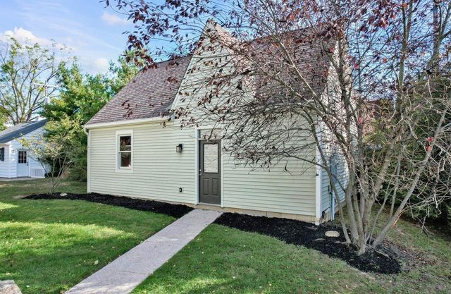 5818 Crescent Court, Worthington, OH 43085