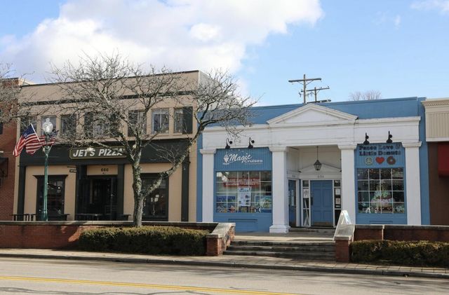 5818 Crescent Court, Worthington, OH 43085