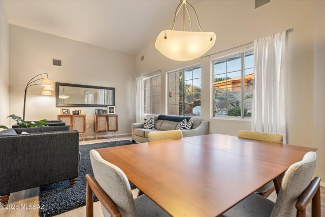 204 N Fenceline Drive, Tucson, AZ 85748