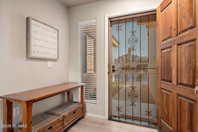 204 N Fenceline Drive, Tucson, AZ 85748