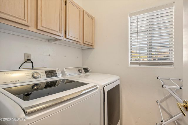 204 N Fenceline Drive, Tucson, AZ 85748