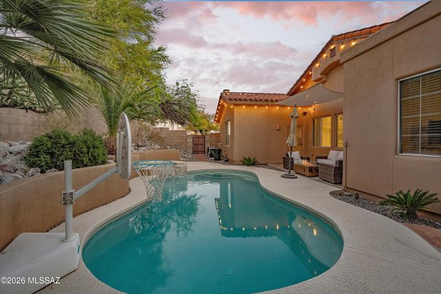 204 N Fenceline Drive, Tucson, AZ 85748