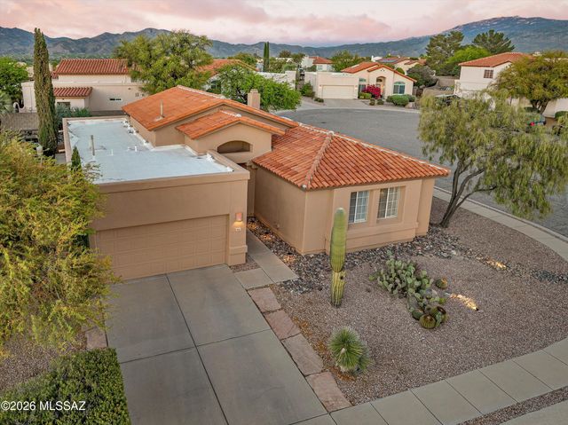 204 N Fenceline Drive, Tucson, AZ 85748