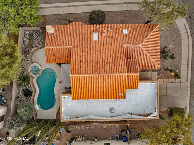 204 N Fenceline Drive, Tucson, AZ 85748