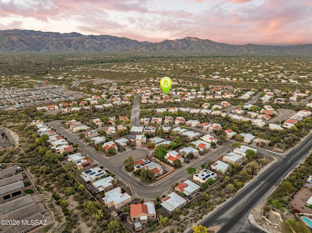 204 N Fenceline Drive, Tucson, AZ 85748