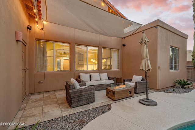 204 N Fenceline Drive, Tucson, AZ 85748