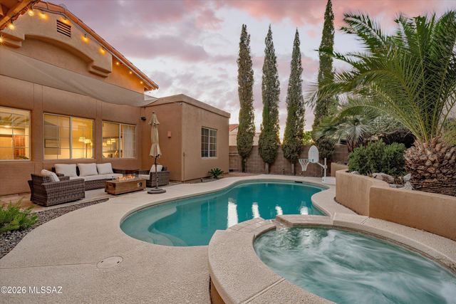 204 N Fenceline Drive, Tucson, AZ 85748
