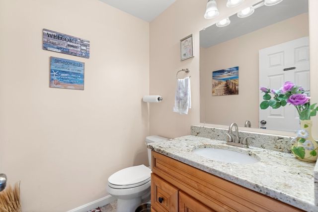 496 Hilldale Ave 496, Haverhill, MA 01832