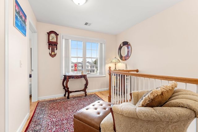 496 Hilldale Ave 496, Haverhill, MA 01832