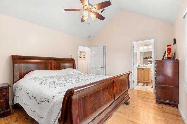 496 Hilldale Ave 496, Haverhill, MA 01832