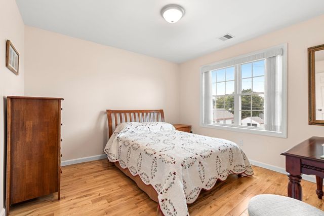 496 Hilldale Ave 496, Haverhill, MA 01832