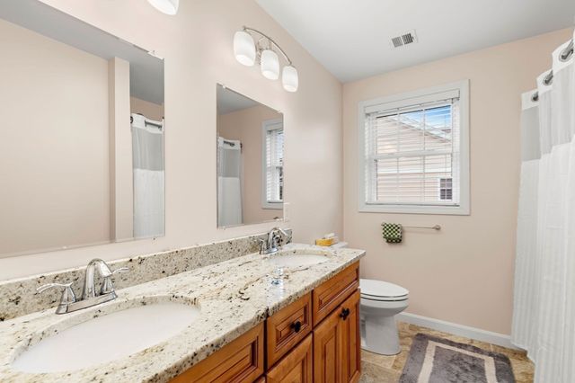 496 Hilldale Ave 496, Haverhill, MA 01832