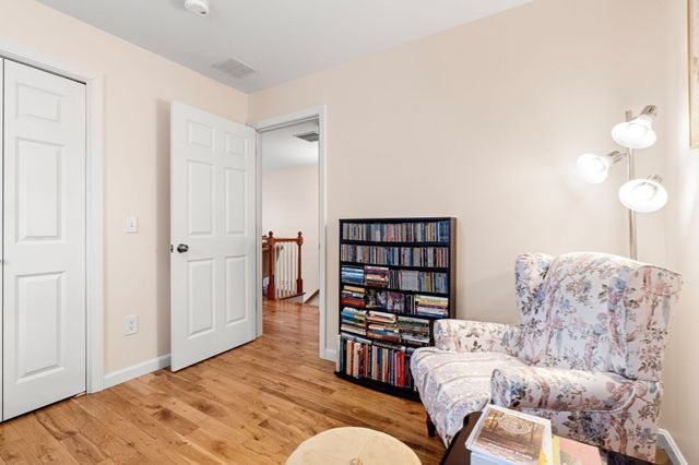 496 Hilldale Ave 496, Haverhill, MA 01832