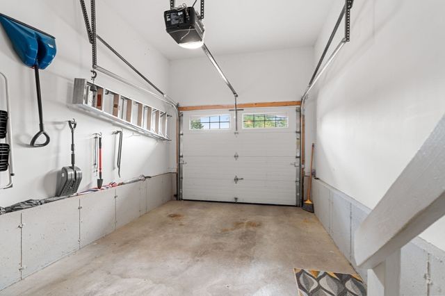 496 Hilldale Ave 496, Haverhill, MA 01832