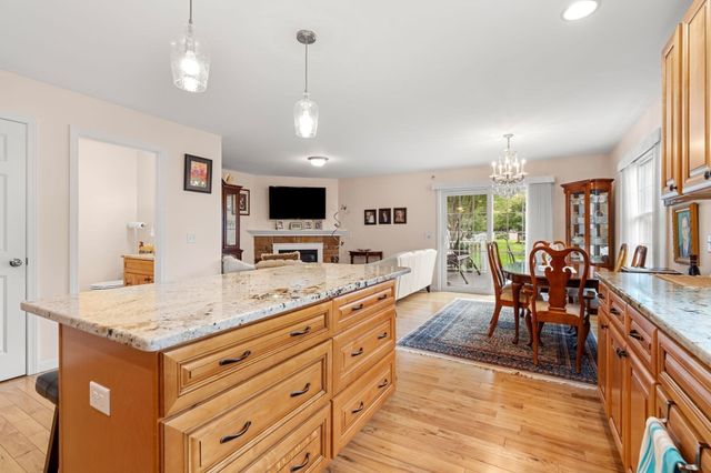 496 Hilldale Ave 496, Haverhill, MA 01832
