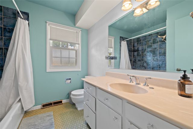 605 SE Trilein Drive, Ankeny, IA 50021