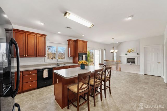 11 Harvest Drive, Plainsboro, NJ 08536