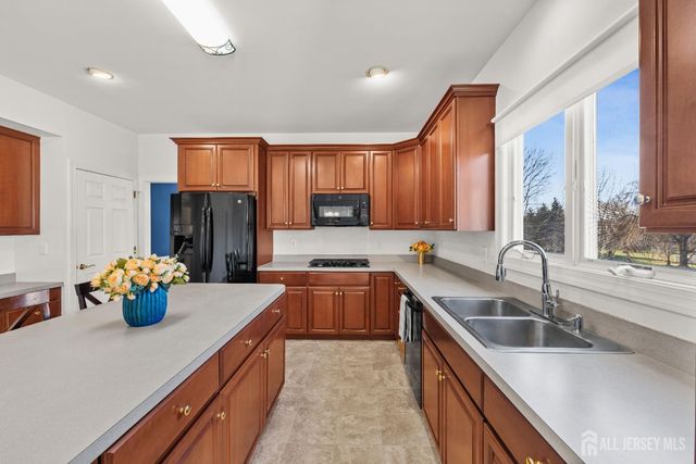 11 Harvest Drive, Plainsboro, NJ 08536