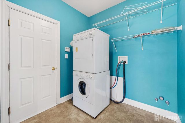 11 Harvest Drive, Plainsboro, NJ 08536