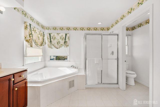 11 Harvest Drive, Plainsboro, NJ 08536