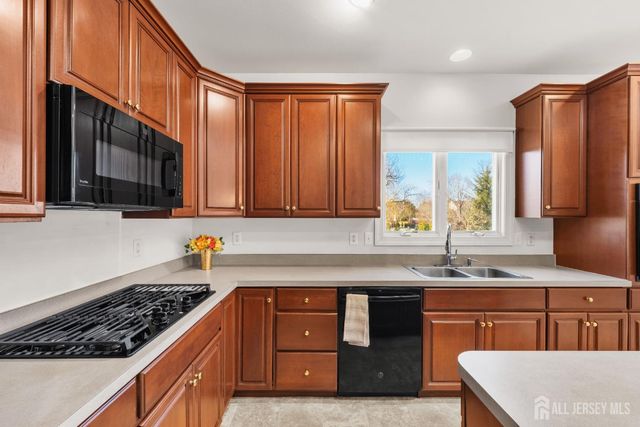 11 Harvest Drive, Plainsboro, NJ 08536