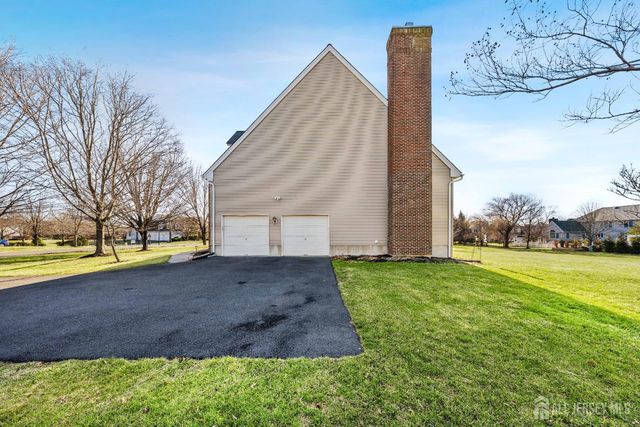 11 Harvest Drive, Plainsboro, NJ 08536