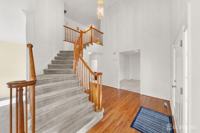 11 Harvest Drive, Plainsboro, NJ 08536