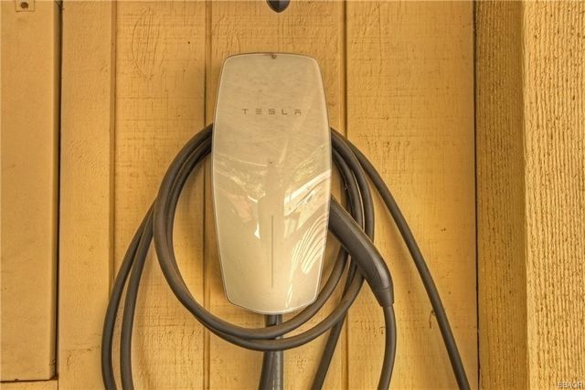 824 Oakmont Lane, Lake Arrowhead, CA 92352