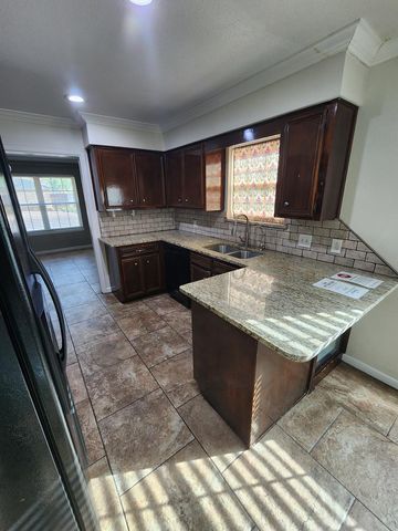 2801 Exeter Ave, Midland, TX 79705