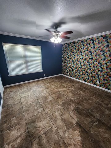 2801 Exeter Ave, Midland, TX 79705