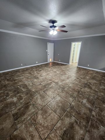 2801 Exeter Ave, Midland, TX 79705