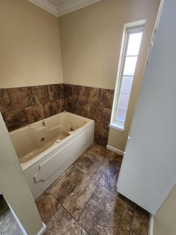 2801 Exeter Ave, Midland, TX 79705