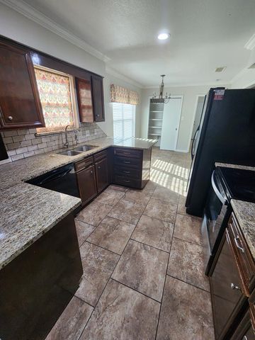 2801 Exeter Ave, Midland, TX 79705