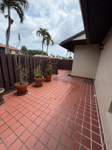 809 Sky Pine Way F, Greenacres, FL 33415